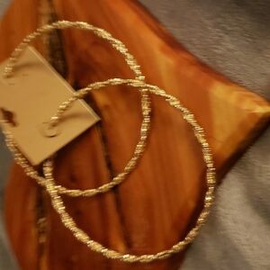 LARGE GOLD TONE EARRINGS